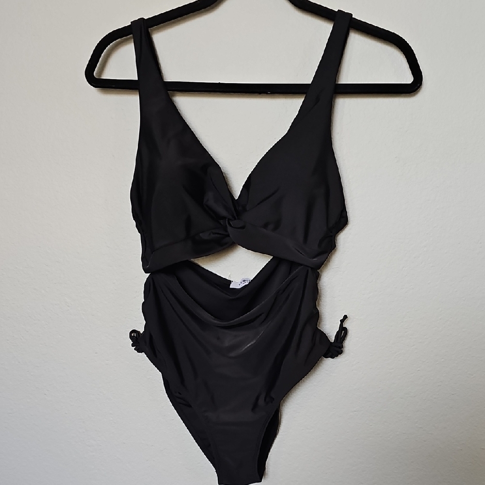 Verano Playa 2 Piece Bikini Cinched Side And Twist Top Elegant Black Set Large